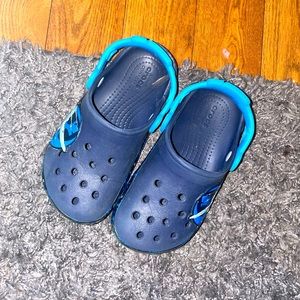 Kid crocs size 11c